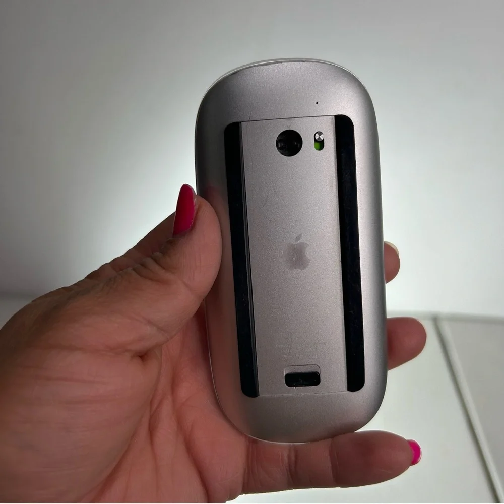 Apple Magic Mouse 1st gen